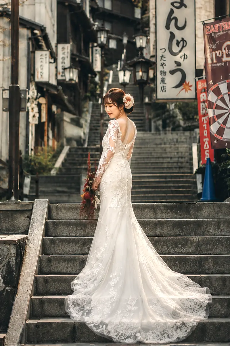 伊香保石段街 ドレス姿の新婦